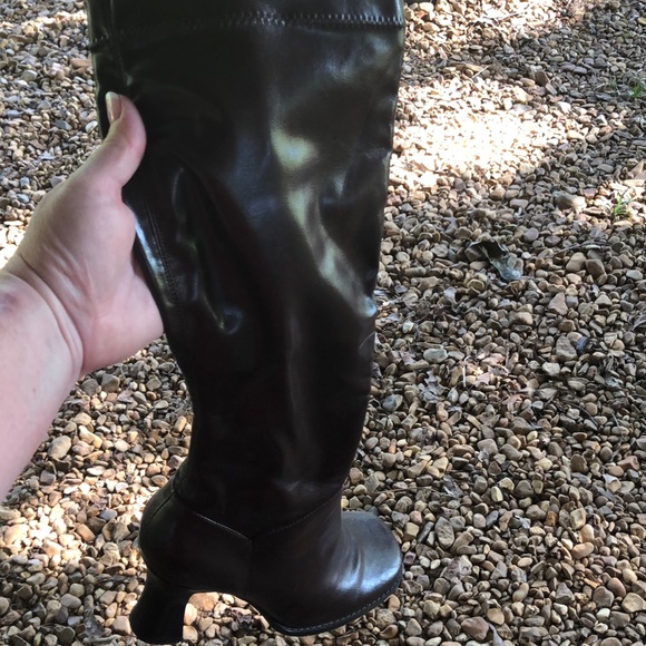 Boots - Picture 4 of 5